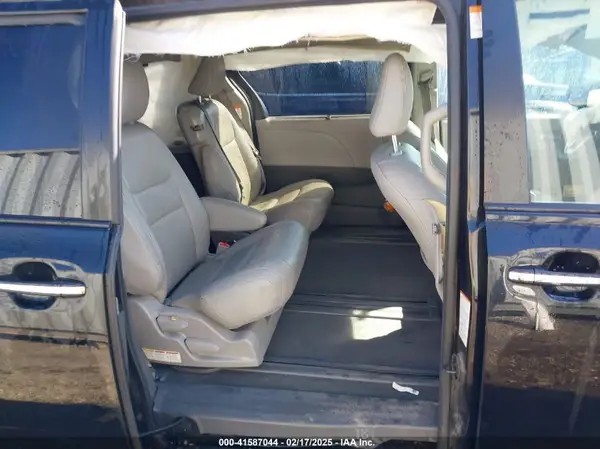 5TDYZ3DC7LS060728 2020 TOYOTA SIENNA - Image 8