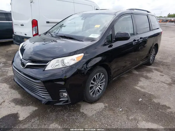5TDYZ3DC7LS063614 2020 TOYOTA SIENNA - Image 2
