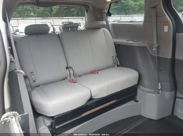 5TDYZ3DC7LS078761 2020 TOYOTA SIENNA - Image 8