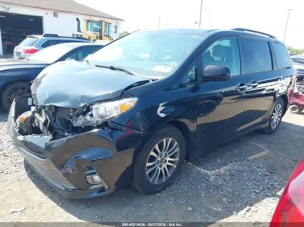 5TDYZ3DC7LS082485 2020 TOYOTA SIENNA - Image 2