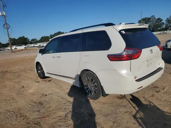 5TDYZ3DC7LS085953 2020 TOYOTA SIENNA - Image 2