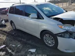 5TDYZ3DC8HS766601 2017 TOYOTA SIENNA