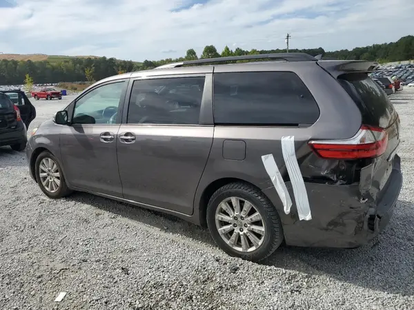 5TDYZ3DC8HS774469 2017 TOYOTA SIENNA - Image 2