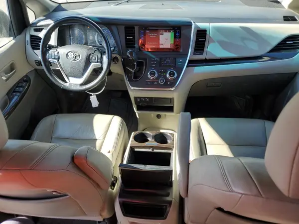 5TDYZ3DC8HS789988 2017 TOYOTA SIENNA - Image 8