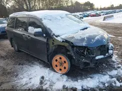 5TDYZ3DC8HS791384 2017 TOYOTA SIENNA