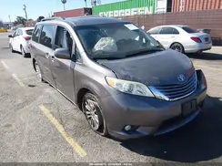 5TDYZ3DC8HS799260 2017 TOYOTA SIENNA