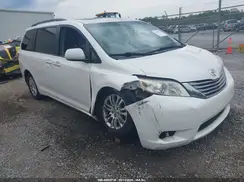 5TDYZ3DC8HS806806 2017 TOYOTA SIENNA