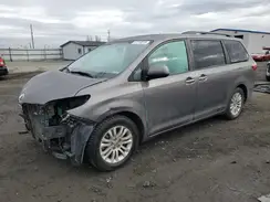 5TDYZ3DC8HS811052 2017 TOYOTA SIENNA