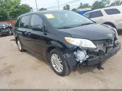 5TDYZ3DC8HS811956 2017 TOYOTA SIENNA