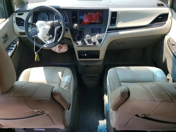 5TDYZ3DC8HS812511 2017 TOYOTA SIENNA - Image 8