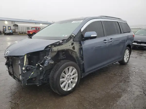 5TDYZ3DC8HS812637 2017 TOYOTA SIENNA - Image 1