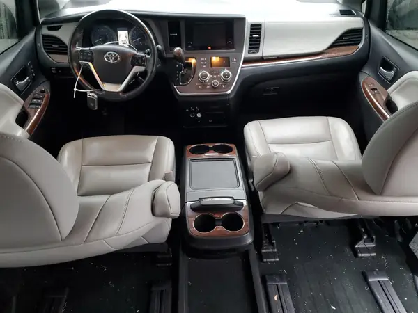 5TDYZ3DC8HS812637 2017 TOYOTA SIENNA - Image 8