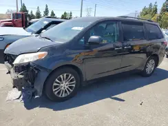 5TDYZ3DC8HS813027 2017 TOYOTA SIENNA