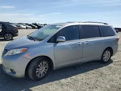 5TDYZ3DC8HS814856 2017 TOYOTA SIENNA