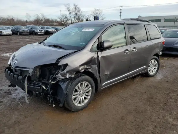 5TDYZ3DC8HS827798 2017 TOYOTA SIENNA - Image 1
