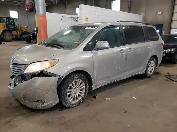 5TDYZ3DC8HS828661 2017 TOYOTA SIENNA - Image 1