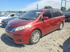 5TDYZ3DC8HS831575 2017 TOYOTA SIENNA