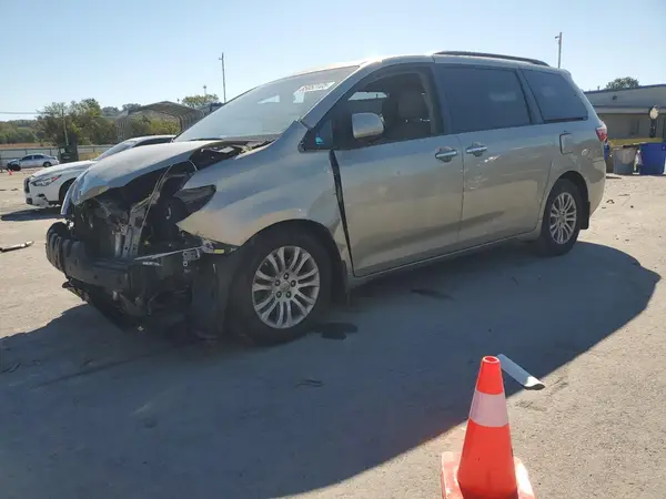 5TDYZ3DC8HS831687 2017 TOYOTA SIENNA - Image 1