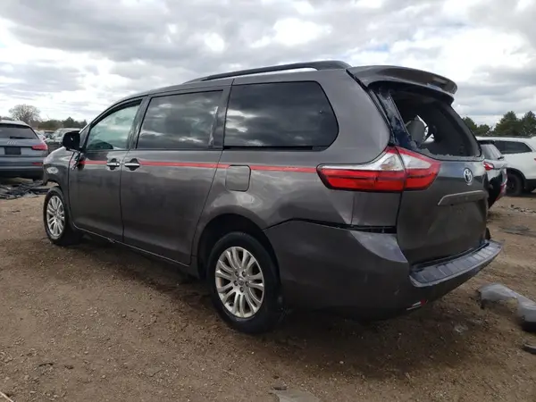5TDYZ3DC8HS832791 2017 TOYOTA SIENNA - Image 2