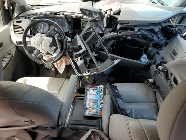 5TDYZ3DC8HS832791 2017 TOYOTA SIENNA - Image 8