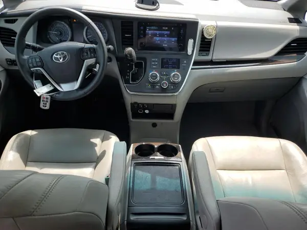 5TDYZ3DC8HS834900 2017 TOYOTA SIENNA - Image 8