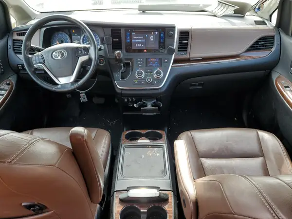 5TDYZ3DC8HS839336 2017 TOYOTA SIENNA - Image 8