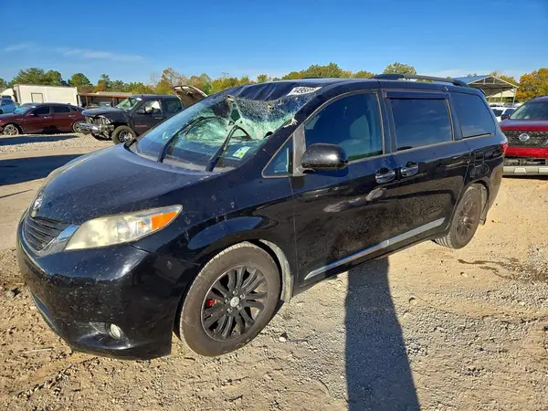 5TDYZ3DC8HS839465 2017 TOYOTA SIENNA - Image 1