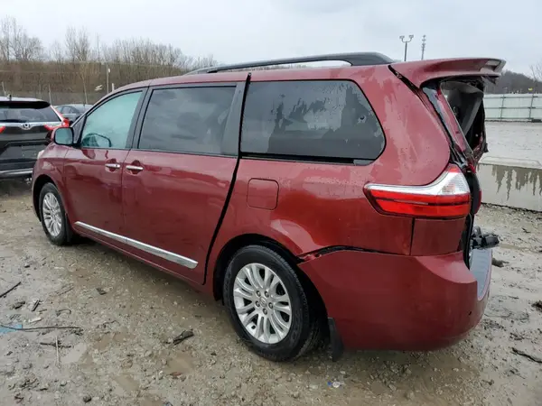 5TDYZ3DC8HS841099 2017 TOYOTA SIENNA - Image 2