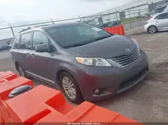5TDYZ3DC8HS845850 2017 TOYOTA SIENNA