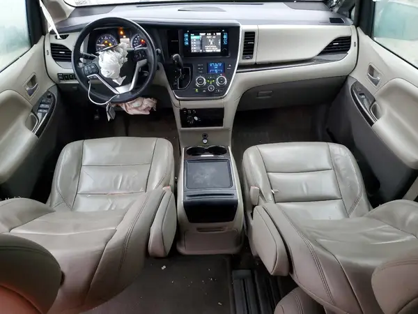 5TDYZ3DC8HS847002 2017 TOYOTA SIENNA - Image 8