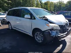 5TDYZ3DC8HS850921 2017 TOYOTA SIENNA