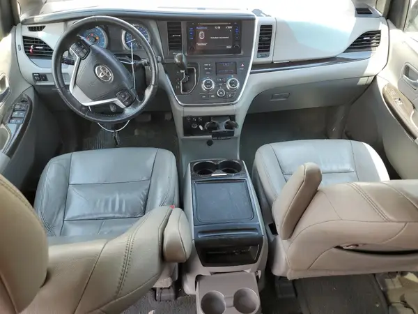 5TDYZ3DC8HS856542 2017 TOYOTA SIENNA - Image 8