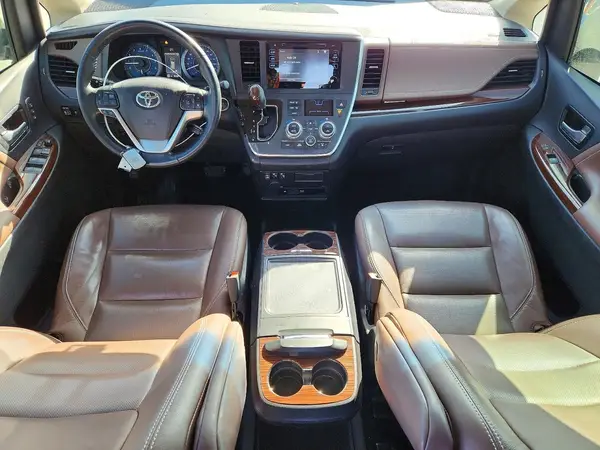 5TDYZ3DC8HS866889 2017 TOYOTA SIENNA - Image 8