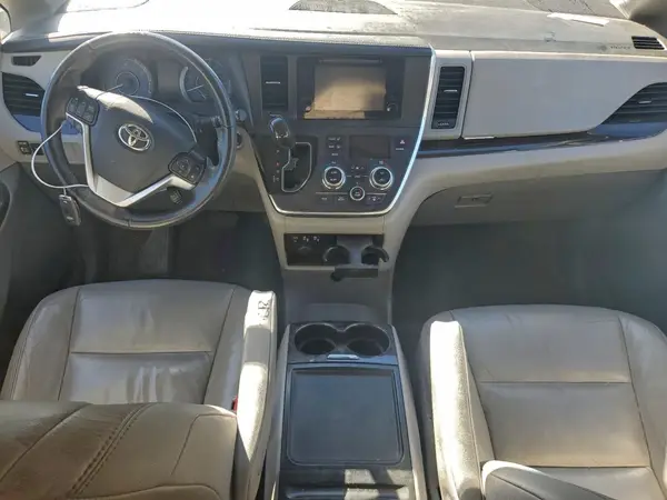 5TDYZ3DC8HS876242 2017 TOYOTA SIENNA - Image 8