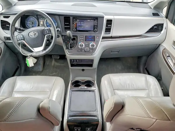 5TDYZ3DC8JS910525 2018 TOYOTA SIENNA - Image 8