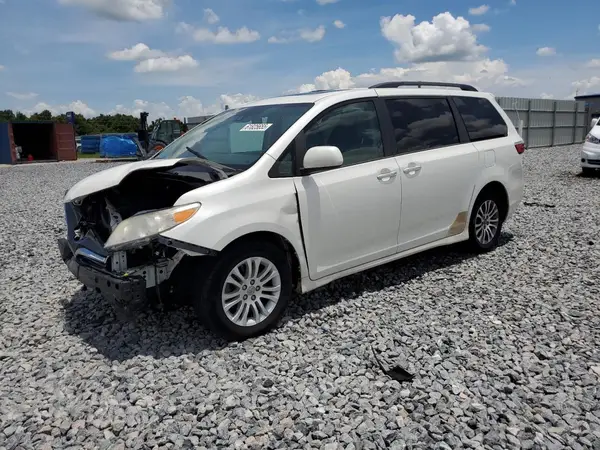 5TDYZ3DC8JS917863 2018 TOYOTA SIENNA - Image 1
