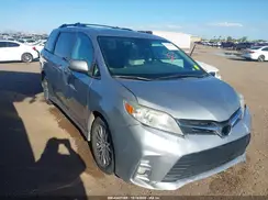 5TDYZ3DC8JS925851 2018 TOYOTA SIENNA