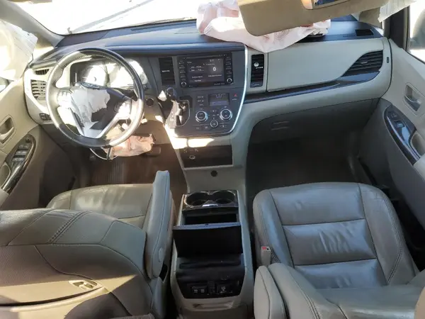 5TDYZ3DC8JS929110 2018 TOYOTA SIENNA - Image 8