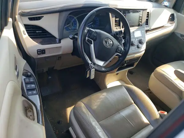 5TDYZ3DC8JS929558 2018 TOYOTA SIENNA - Image 8