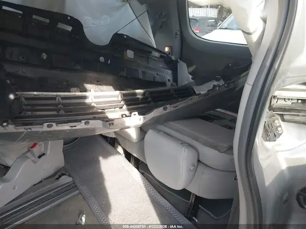 5TDYZ3DC8JS930712 2018 TOYOTA SIENNA - Image 8