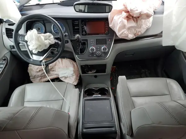 5TDYZ3DC8JS931407 2018 TOYOTA SIENNA - Image 8