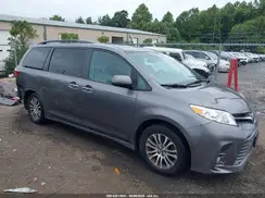 5TDYZ3DC8JS939975 2018 TOYOTA SIENNA