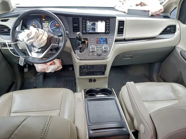 5TDYZ3DC8JS944867 2018 TOYOTA SIENNA - Image 8