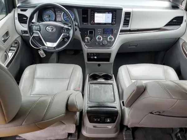 5TDYZ3DC8JS950409 2018 TOYOTA SIENNA - Image 8