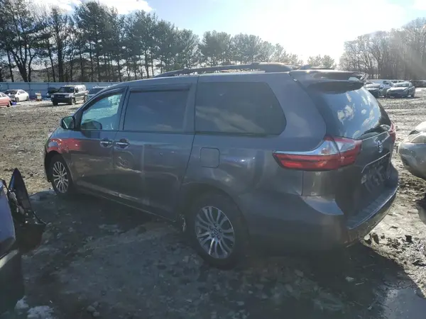 5TDYZ3DC8JS951382 2018 TOYOTA SIENNA - Image 2