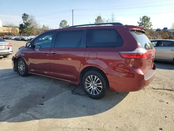 5TDYZ3DC8JS954914 2018 TOYOTA SIENNA - Image 2
