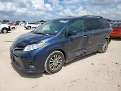 5TDYZ3DC8JS957795 2018 TOYOTA SIENNA