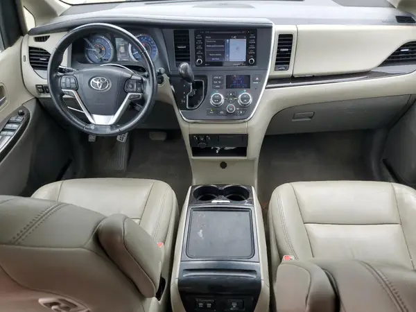 5TDYZ3DC8JS962091 2018 TOYOTA SIENNA - Image 8