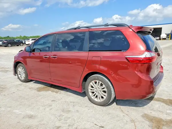 5TDYZ3DC8KS003422 2019 TOYOTA SIENNA - Image 2