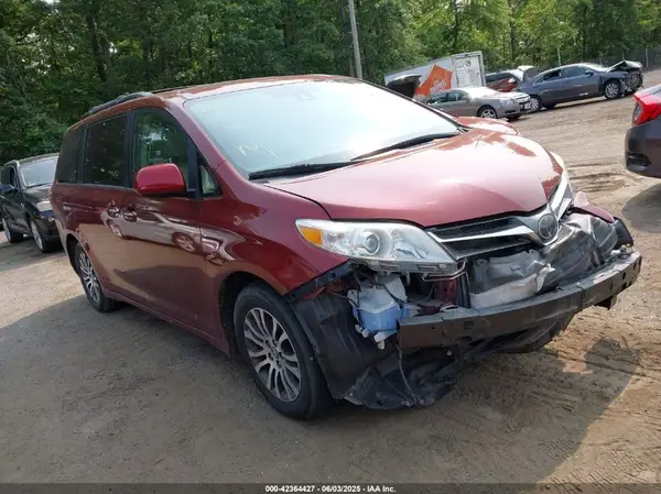 5TDYZ3DC8KS008815 2019 TOYOTA SIENNA - Image 1